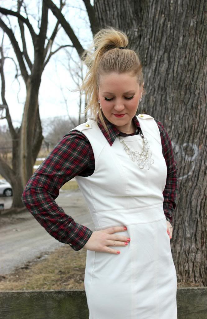 How to Wear a White Sheath Dress