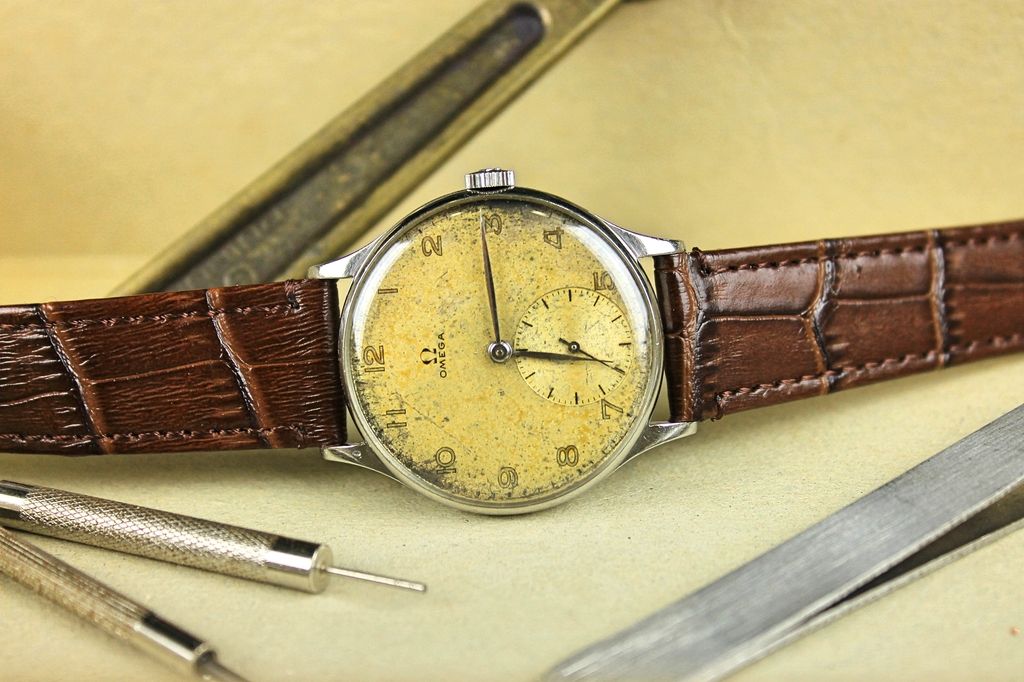 Omega Cal.30T2 Gold Numerals 40's photo 3_zps1tqzwpuq.jpg