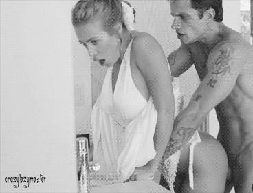  photo tumblr_o2orrucClP1sfrezlo1_400_zps4rt1inyv.gif