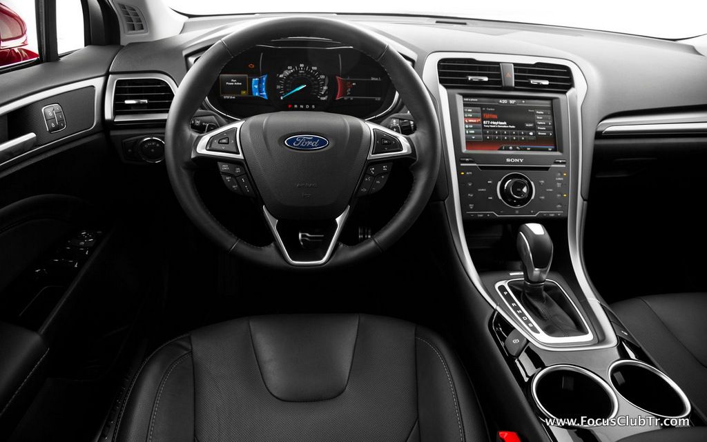 2013-Ford-Fusion-Titaninum-cockpit-2_zpse963fa84.jpg