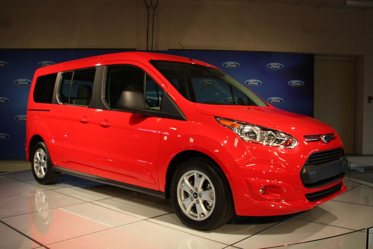 2014-ford-transit-connect-wagon-live---01.jpg