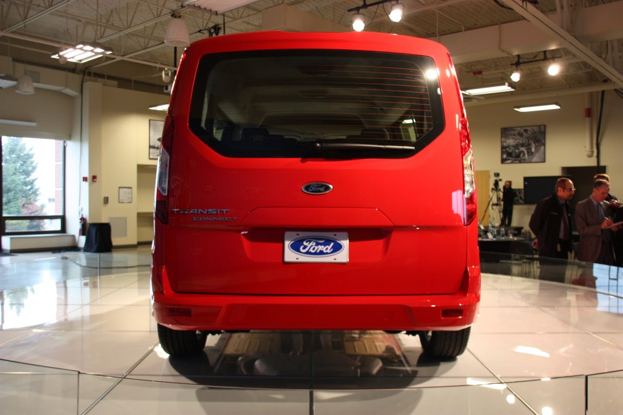 2014-ford-transit-connect-wagon-live---08.jpg