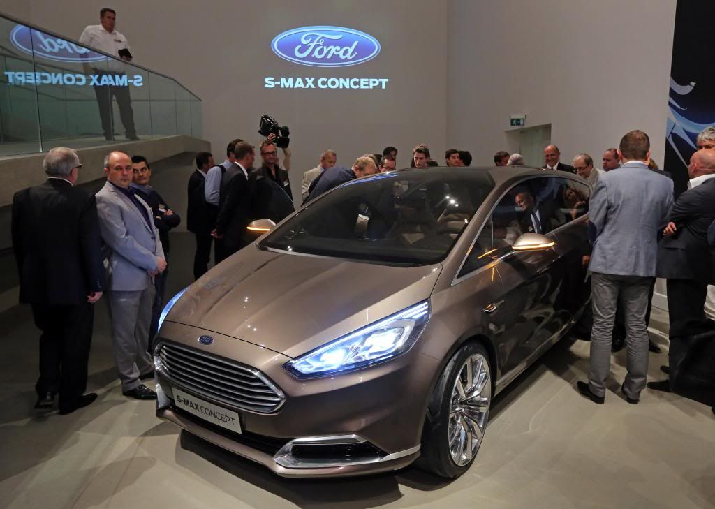 Ford-S-MAX-Concept_Revealing_04.jpg