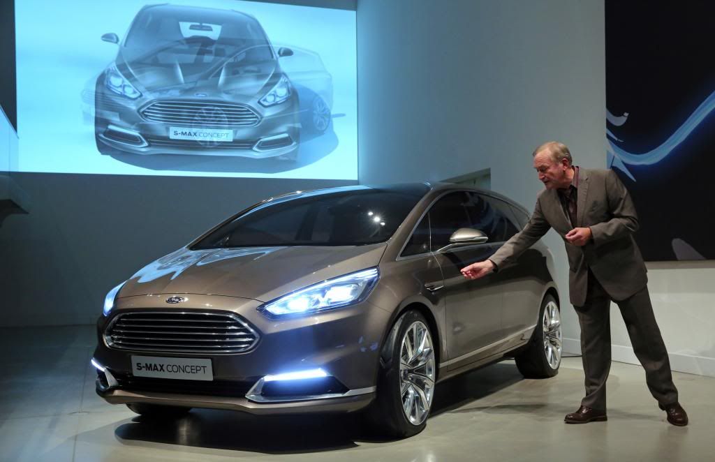 Ford-S-MAX-Concept_Revealing_10.jpg