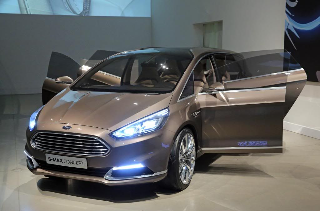 Ford-S-MAX-Concept_Revealing_15.jpg