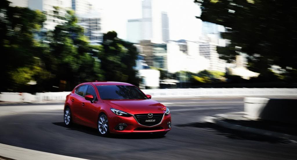 Mazda3_Hatchback_2013_action_03__jpg72.j