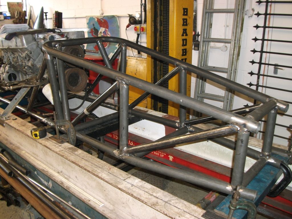 http://i1244.photobucket.com/albums/gg579/Kevin_Bingham/Bellytank%20Chassis/DSCF1448_zpstscwt6mr.jpg
