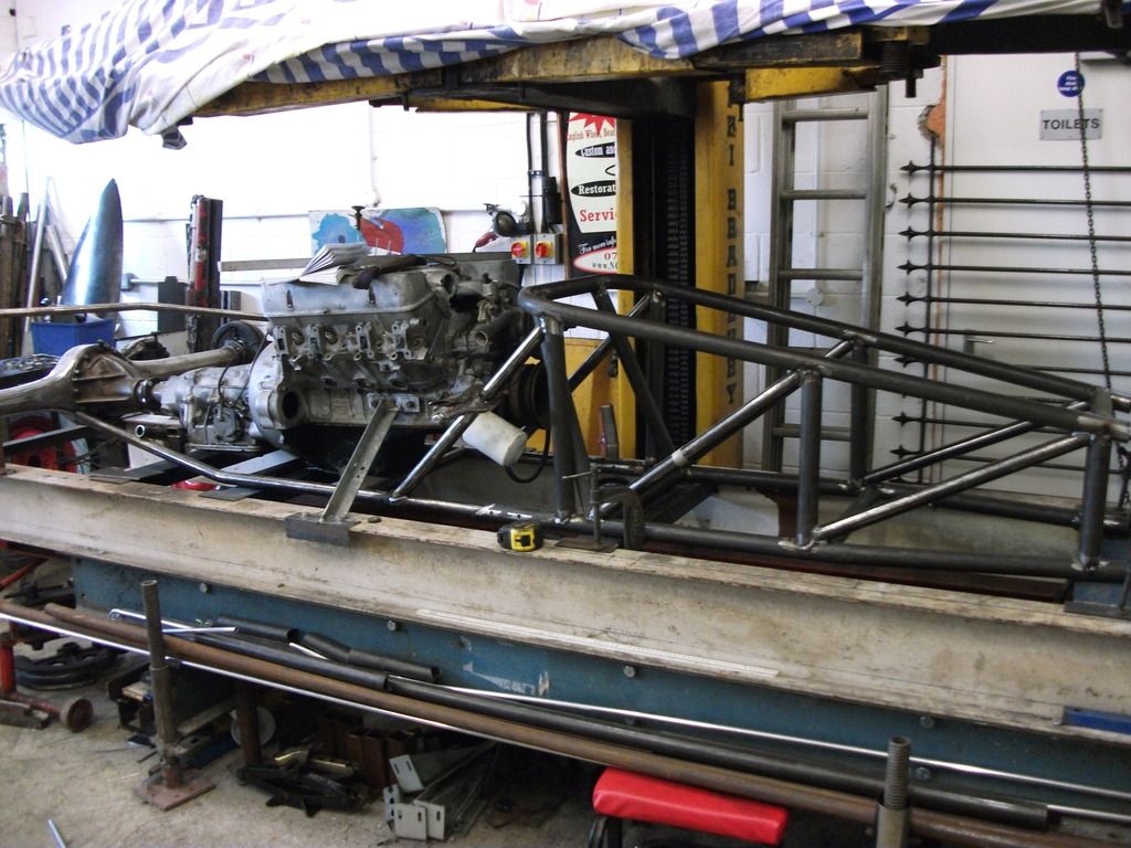 http://i1244.photobucket.com/albums/gg579/Kevin_Bingham/Bellytank%20Chassis/DSCF1449_zpscvernurd.jpg