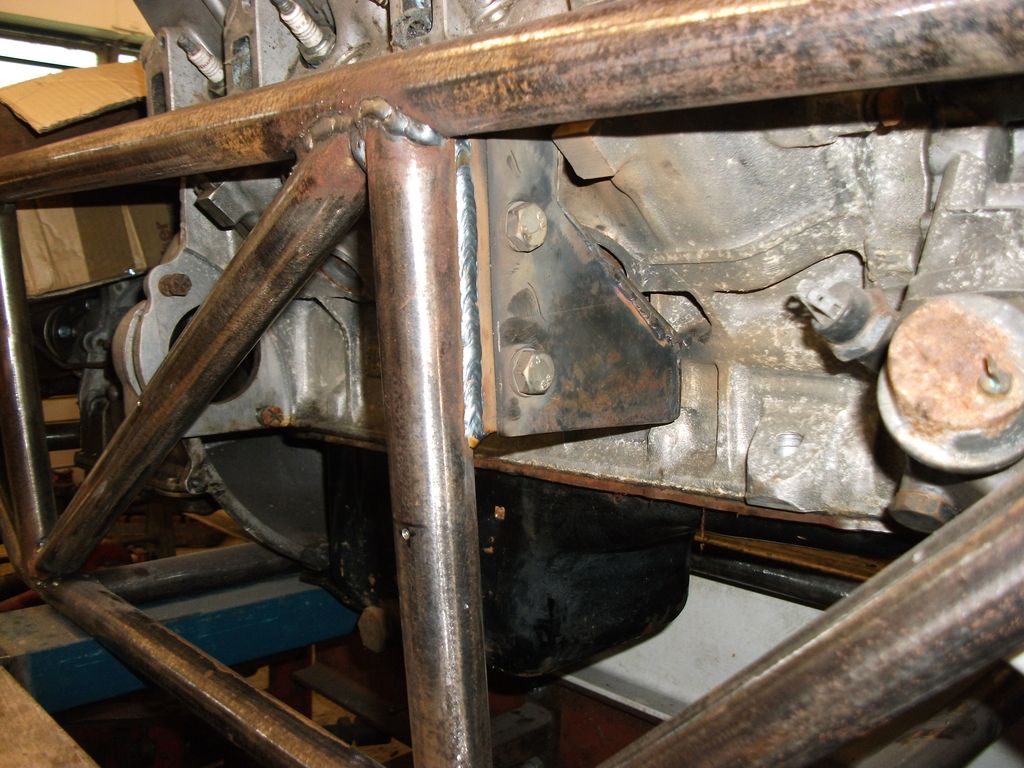 http://i1244.photobucket.com/albums/gg579/Kevin_Bingham/Bellytank%20Chassis/DSCF1488_zpsbdshsgto.jpg