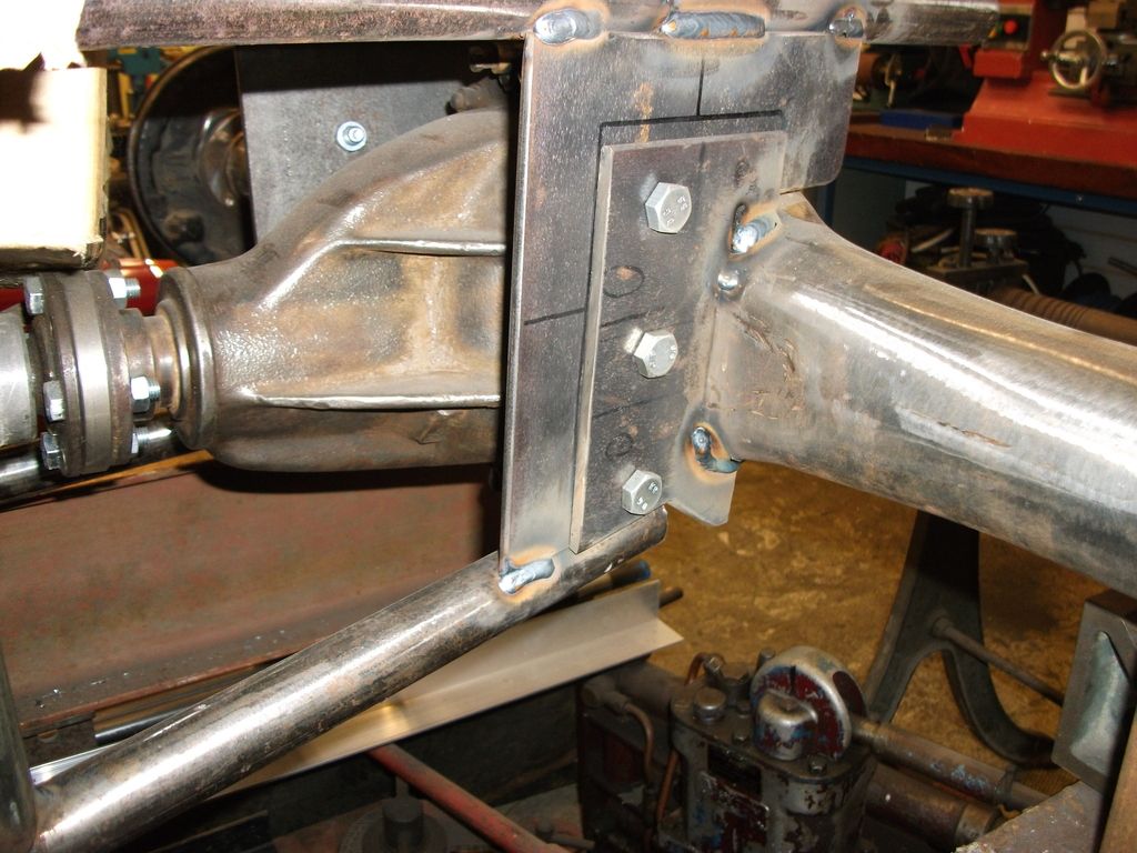 http://i1244.photobucket.com/albums/gg579/Kevin_Bingham/Bellytank%20Chassis/DSCF1493_zpsur0xx9rz.jpg