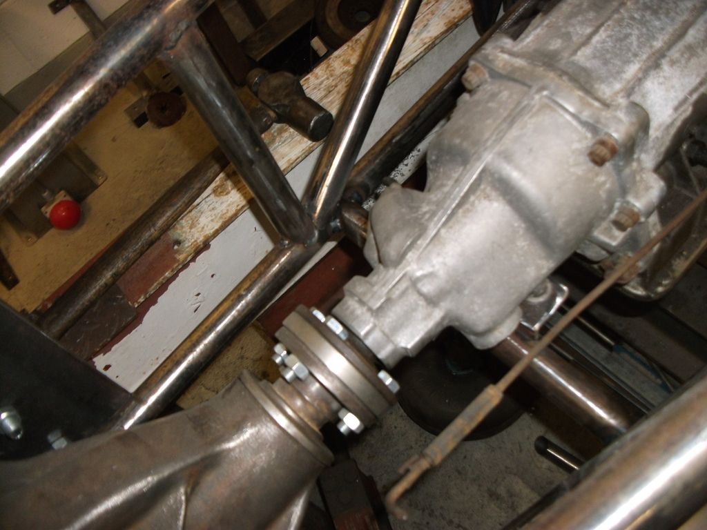 http://i1244.photobucket.com/albums/gg579/Kevin_Bingham/Bellytank%20Chassis/DSCF1497_zpsm37leywh.jpg